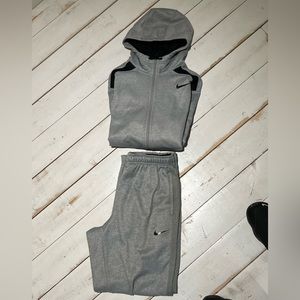 Therma fit Nike sweat suit med. zip hood zip up ankles